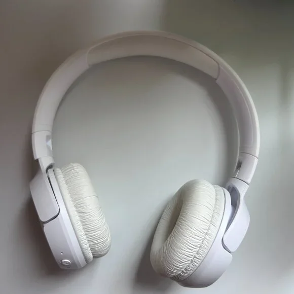 JBL Tune 520BT Wireless Bluetooth On-Ear Headphones With Built-In Microphone